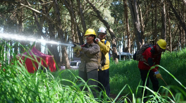 Con despliegue en distintos sectores del parque se practicaron técnicas de combate de incendios
