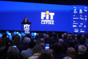 Milei en la FIT: grandes promesas y pocas soluciones para un turismo en crisis