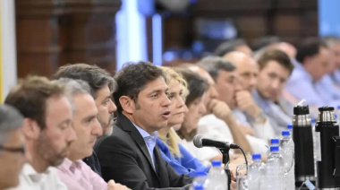 Junto a 44 intendentes, Kicillof llamó a la unidad del peronismo