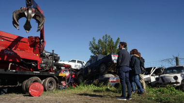 Comenzó la compactación de casi 700 vehículos secuestrados