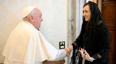 El papa Francisco recibió a Villarruel: "Todavía vivo y usted, ¿sobrevive?"