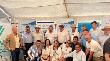 En medio del reclamo por la baja de retenciones, Villarruel se sacó una nueva foto con el campo