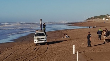 Se realiza una búsqueda intensiva de una persona que ingresó al mar y no pudo salir