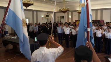 La Policía bonaerense celebró su día en el Salón de Actos del municipio