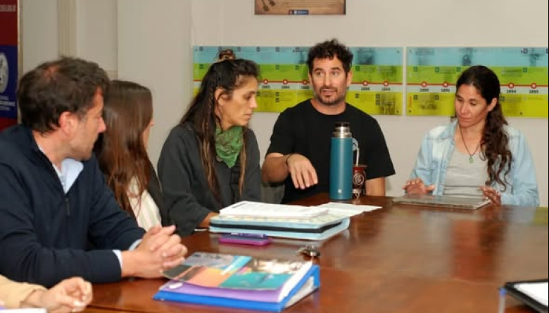 Artesanos preocupados por feriantes que se apostan en torno a la plaza San Martín
