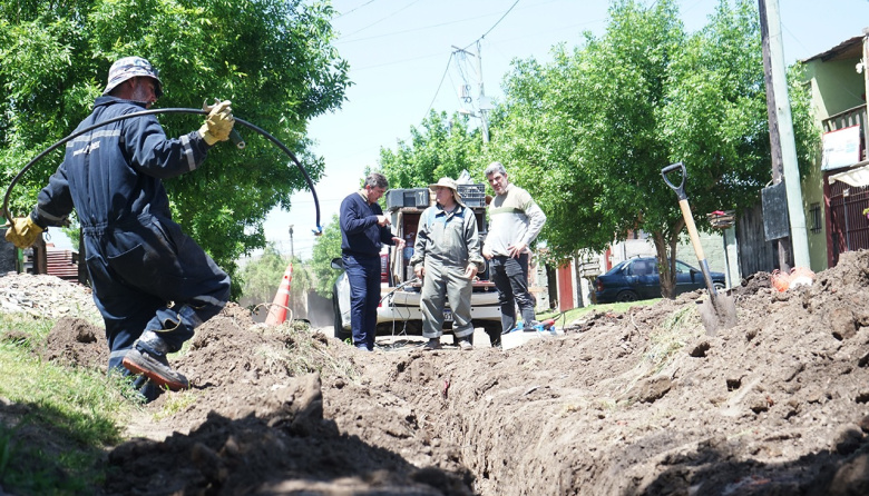 Con una fuerte inversión municipal crece la extensión de la red de agua en el Barrio Campana