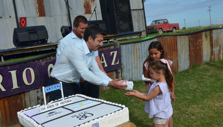 Claraz celebró un nuevo aniversario con reconocimiento a sus vecinos más longevos y un emotivo mensaje del intendente Arturo Rojas 