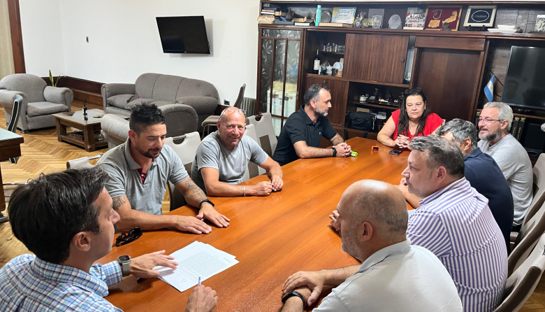 El municipio y los gremios acordaron un aumento salarial del 19,2% para trabajadores municipales en 2026