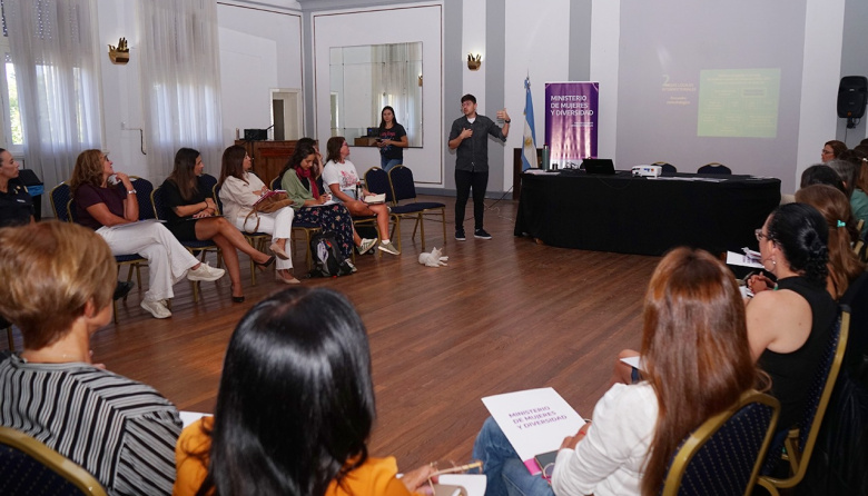 Necochea fortalece su Mesa Local de abordaje de las violencias por razones de género con acompañamiento provincial