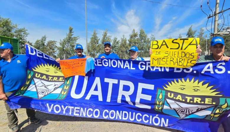 Trabajadores y dirigentes de UATRE se manifestaron en Expoagro por salarios y contra la reforma laboral