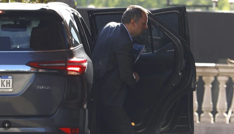 En el gobierno hablan de una salida inminente de Adorni: "Está destruyendo la imagen de Milei"