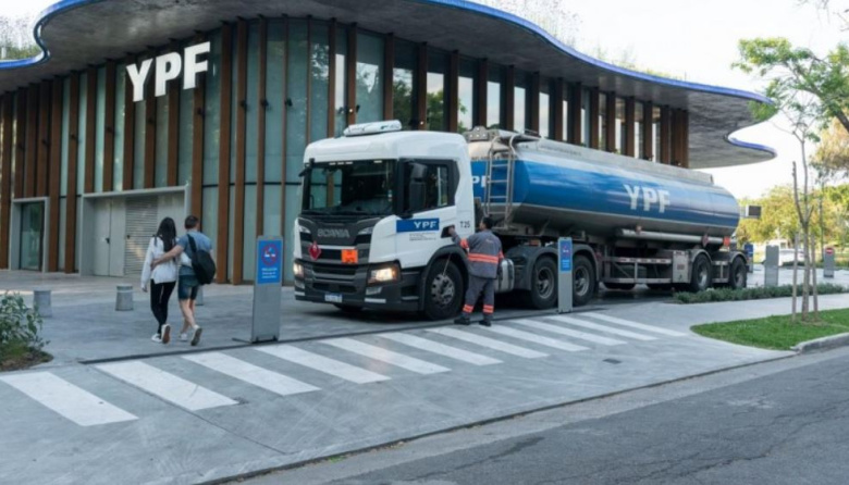 La nafta superó los 2.000 pesos el litro y empuja la inflación por arriba del 3 por ciento mensual