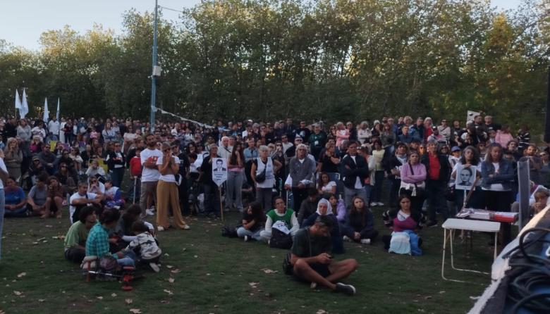 Pidieron la apertura de archivos militares y que se organice un frente político "que eche a estos tipos del poder"