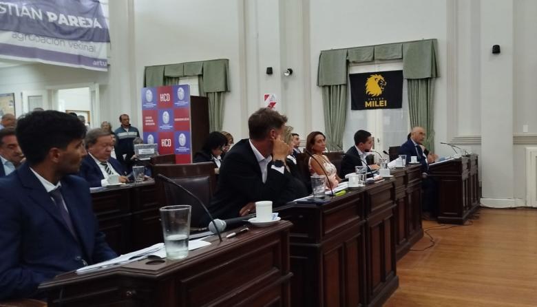 Sin debate extenso, el Concejo definió la consigna oficial para 2026