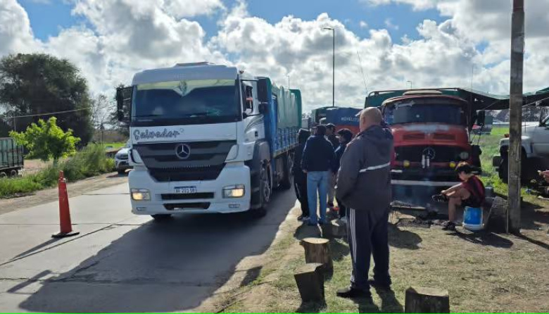 Sigue el paro de transportistas en Quequén tras el fracaso de las negociaciones en La Plata