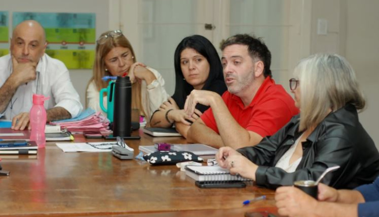 Papelón libertario: exigen respuestas al Municipio por la suspensión de clases y desconocen que es una decisión provincial