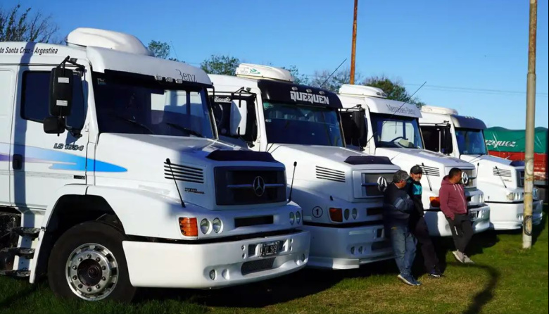 Pérdidas millonarias en Puerto Quequén por el paro de transportistas