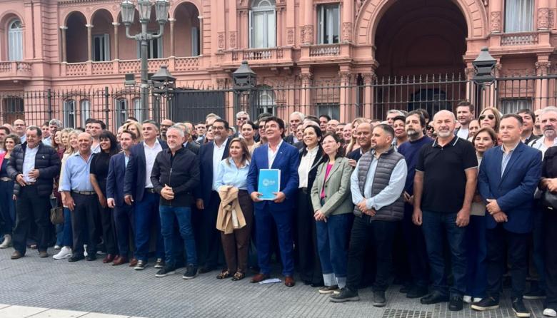 Municipios bajo presión: la demanda social  crece mientras el Estado nacional se retira