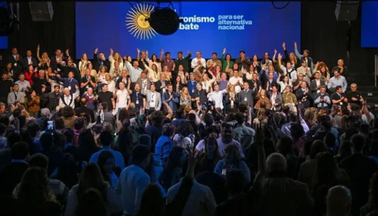 Miles de dirigentes peronistas se reunieron el Parque Norte "para ser alternativa nacional"