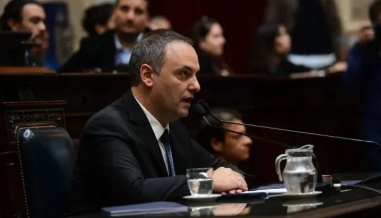 Exigen interpelar a Manuel Adorni: tras la presión de Patricia Bullirch, la oposición pide una sesión especial