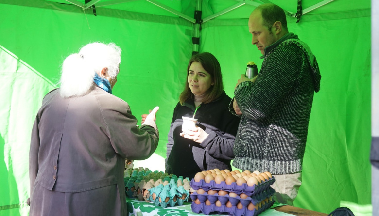 “El Mercado en tu barrio” volvió con el respaldo municipal a los productores locales