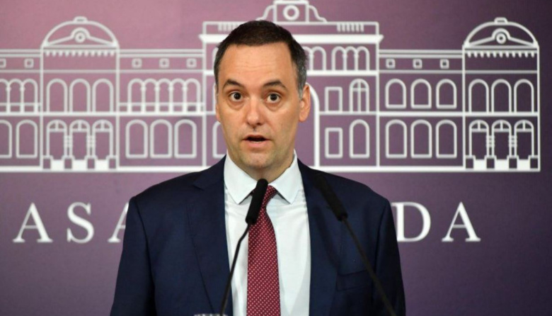 Detectan nuevas billeteras cripto de Adorni y el contratista aportó más chats y facturas a la Justicia
