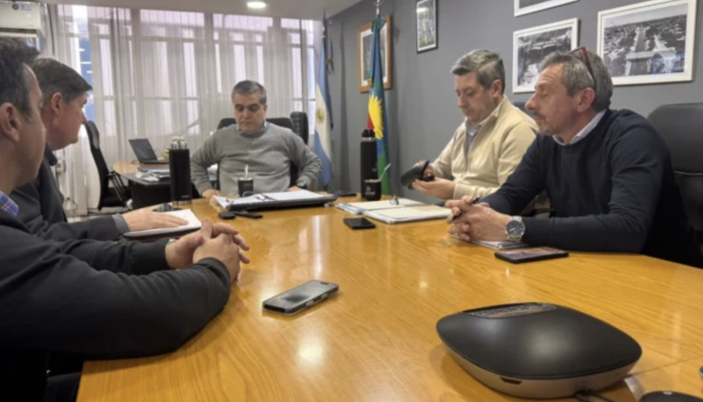 Tras reunirse con Provincia, Rojas anunció tareas de limpieza en el arroyo Zabala