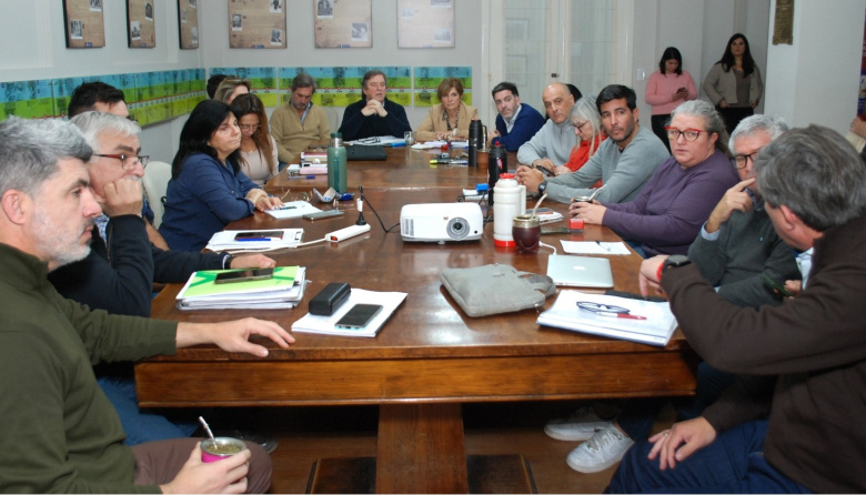 Concretarán importantes obras de iluminación y bacheo en Necochea y Quequén.