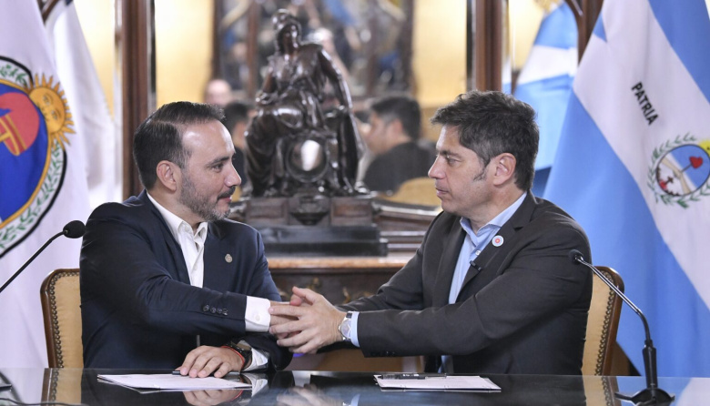 Kicillof sumó una foto de peso con Valdés y reforzó el mensaje de unidad entre provincias