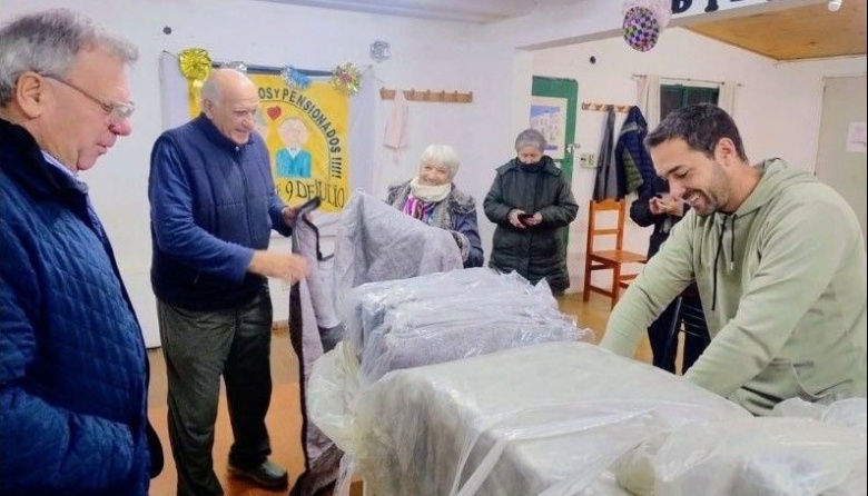Frente a la crisis y el frío, el PJ de Necochea lleva adelante la campaña “El PJ te abriga”