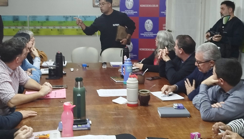 Bronca de fleteros: “Están haciendo más circo que ocupándose de los problemas reales”