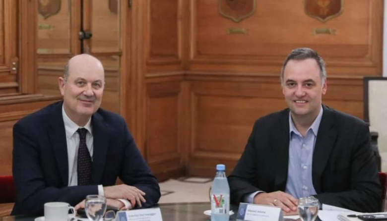 "Inocencia Fiscal": Adorni y Sturzenegger se sumaron al régimen y crece la polémica por la transparencia