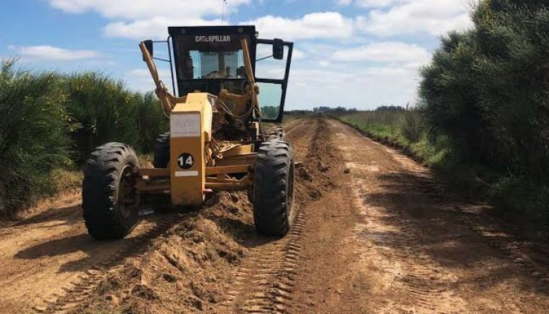 El EMSUR prioriza la recuperación de caminos rurales y avanza con obras de agua y cloacas en distintos sectores de la ciudad