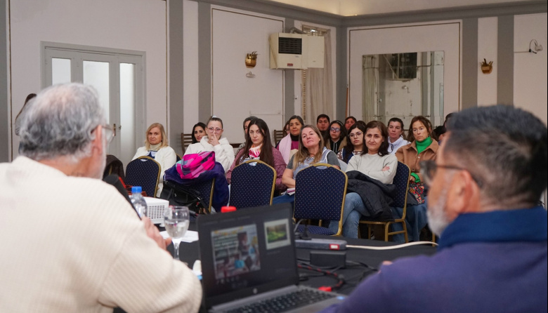 El bienestar docente, eje de una jornada de reflexión y capacitación en el municipio
