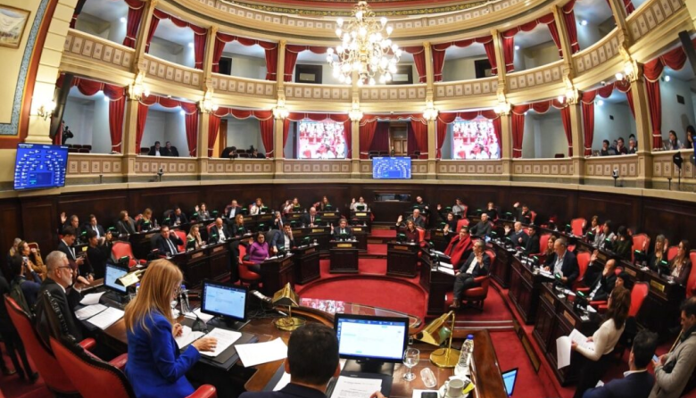 Sigue el fuego amigo en la Legislatura: el massismo le pide explicaciones a Kicillof por los resultados educativos