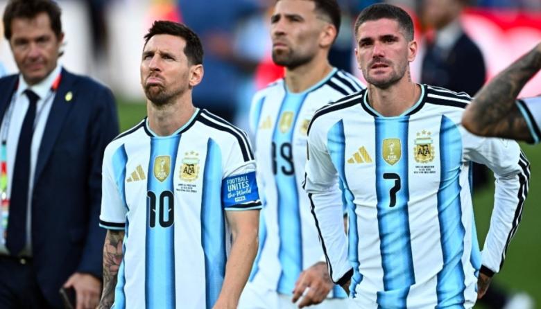 Milei anunció el feriado por Twitter, pero la AFA dijo que Messi y otros jugadores no retornan
