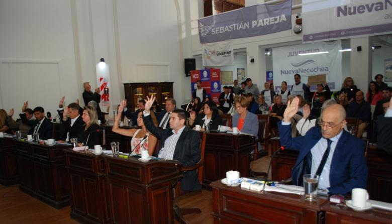 Con votos divididos, el HCD autorizó una nueva suba del boleto: el pasaje llegará a $1.900