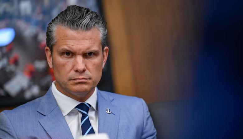 Pete Hegseth afirmó que Estados Unidos no descarta realizar una operación militar contra el régimen de Cuba