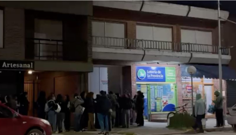 Más de 200 personas hicieron fila por dos puestos de trabajo: “Nunca vi algo así en 38 años”