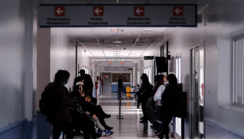 Los extranjeros no residentes deberán pagar por la atención en hospitales nacionales: claves de una resolución que traerá polémica