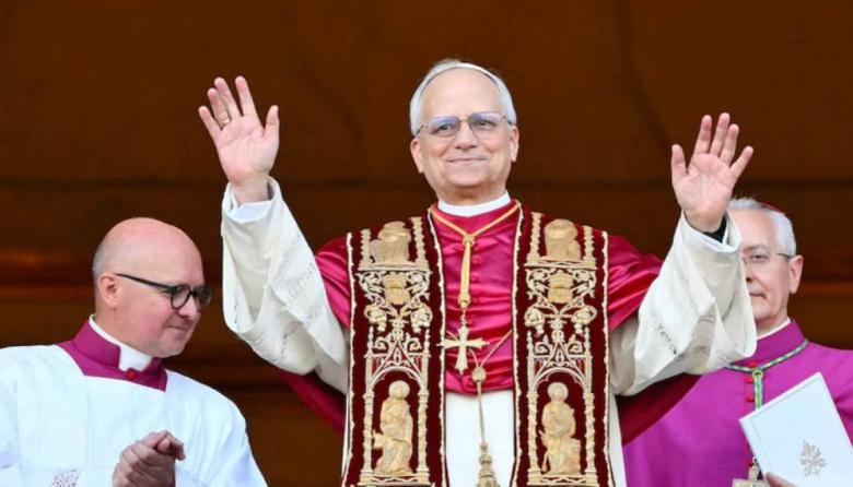 Axel Kicillof declaró visitante ilustre de la Provincia al papa León XIV