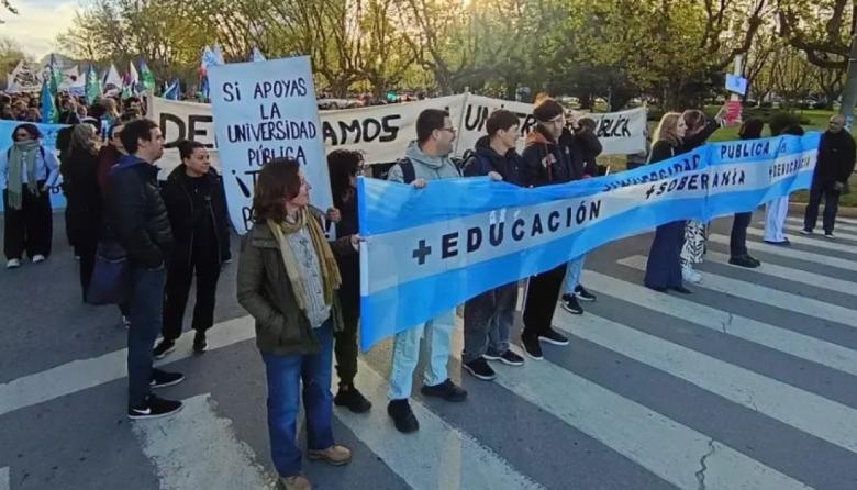 Tuvo una importante convocatoria la Marcha Universitaria en Necochea