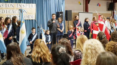 Rojas participó de un emotivo acto por el Día del Maestro en la Escuela Alta Mira