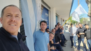 Manifestación de los empleados de Camuzzi en las oficinas