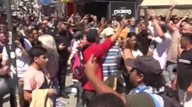 Milei tuvo que suspender una caminata de campaña en Santa Fe por protestas