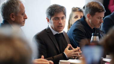 “Vamos a seguir nadando contra la corriente”: Kicillof encabezó la Asamblea Provincial de Turismo en Chascomús