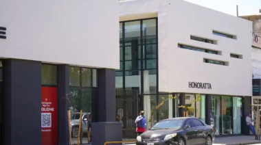 Roselló destacó la apertura de la amplia galería comercial en la tradicional esquina de 57 y 62