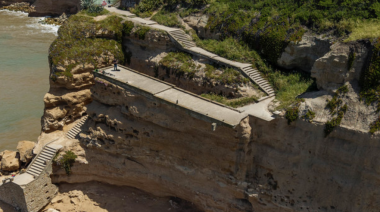 Una periodista murió al caer desde una escalera sin barandas en Mar del Plata: abandono, falta de controles y un vacío de responsabilidades