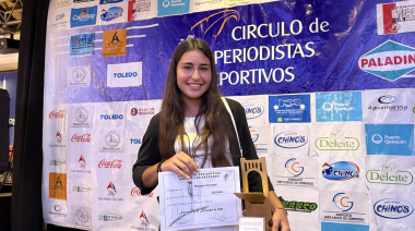 Rosario Coronel, de la Escuela Municipal, es la Deportista del Año y recibió el premio de manos del Intendente