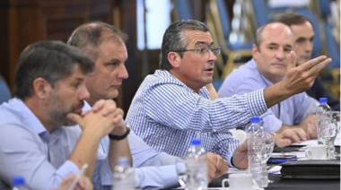 A contrarreloj por la fecha de pago de los aguinaldos, intendentes de la UCR volvieron a reunirse con la Provincia